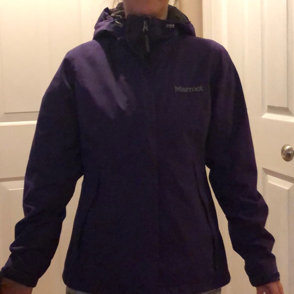 Marmot Small purple shell hooded coat.